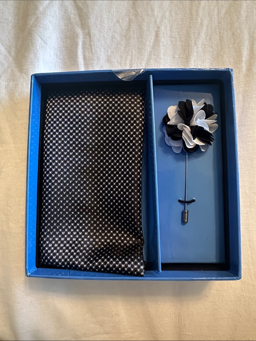Black and White Floral Lapel Pin & Pocket Square Set